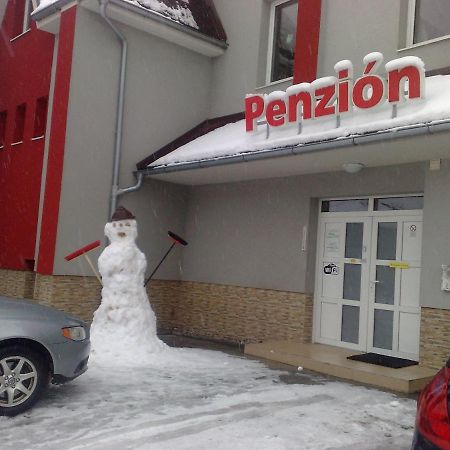 Guest House Penzion Fortuna Tvrdosin Luaran gambar